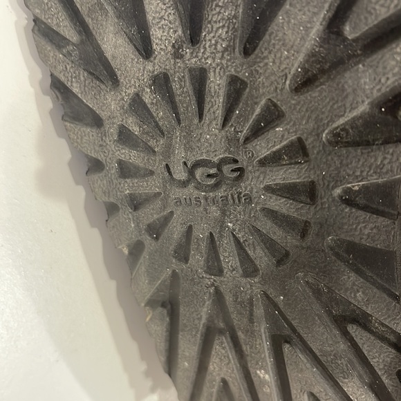 Ugg Australia Cambridge Suede Knit Shaft Boots - Picture 6 of 7